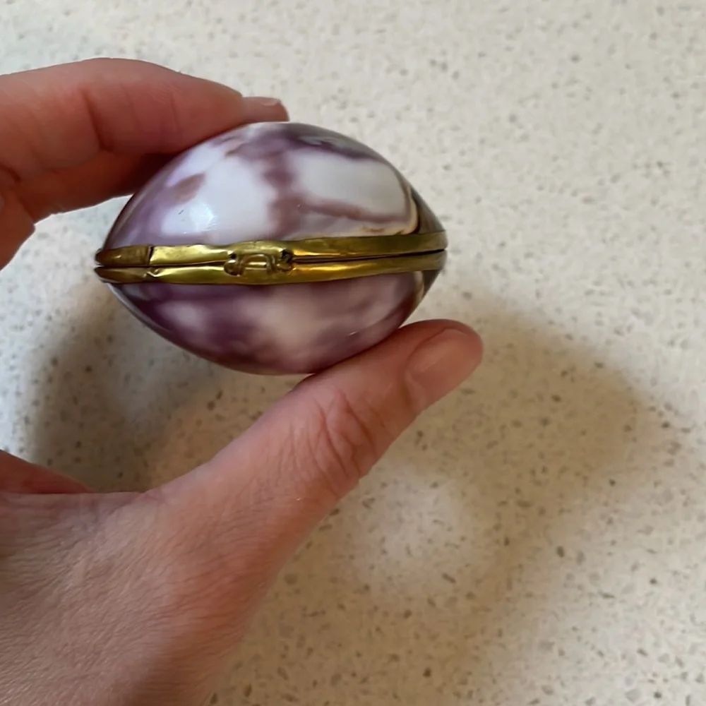 Vintage handmade purple seashell jewelry box